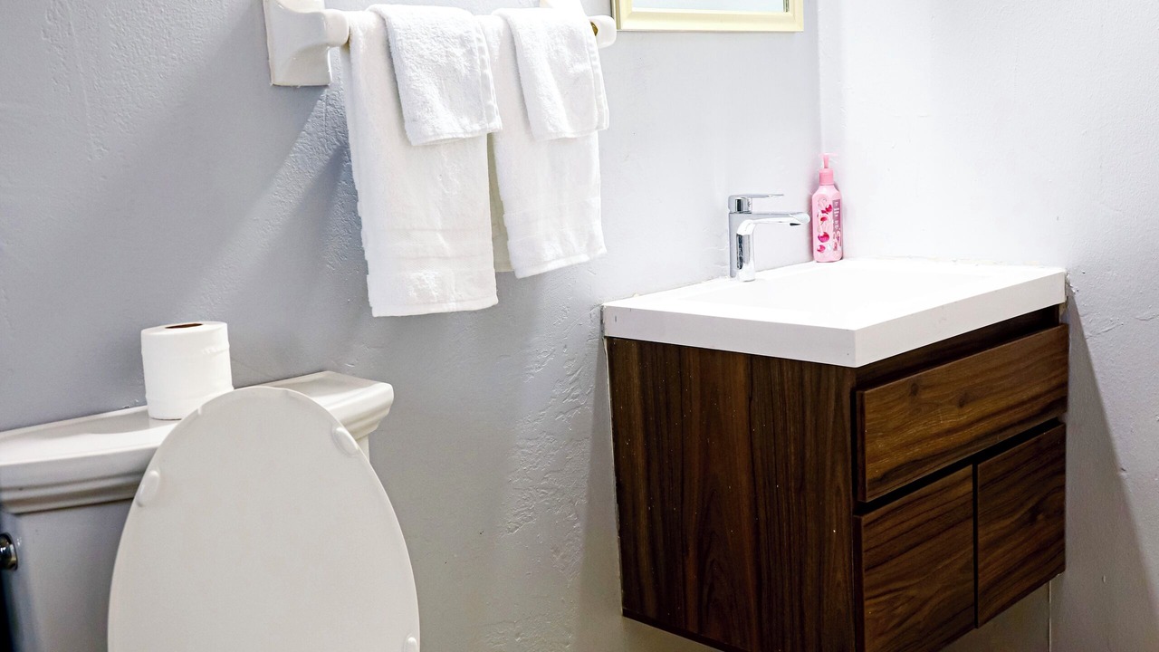 Photo of Bathroom in Old Harbour
