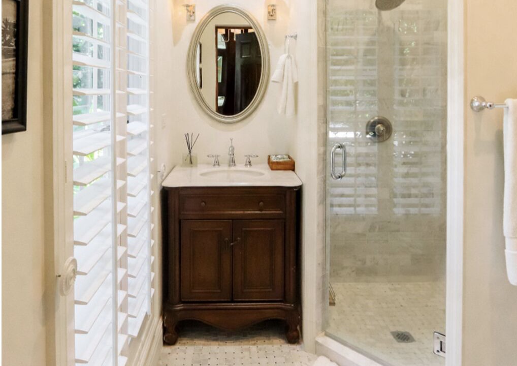Photo of Bathroom in Dunmore Town