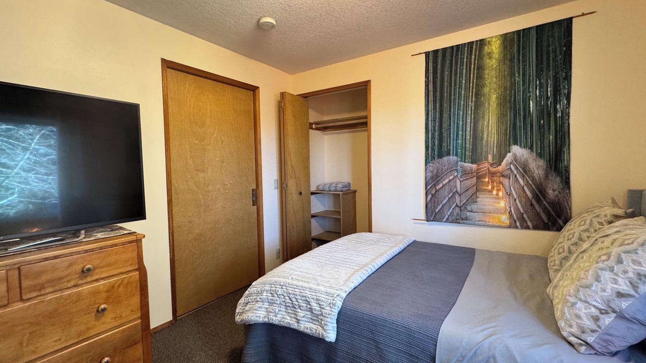 Photo of Bedroom in Sherwood - Tualatin South