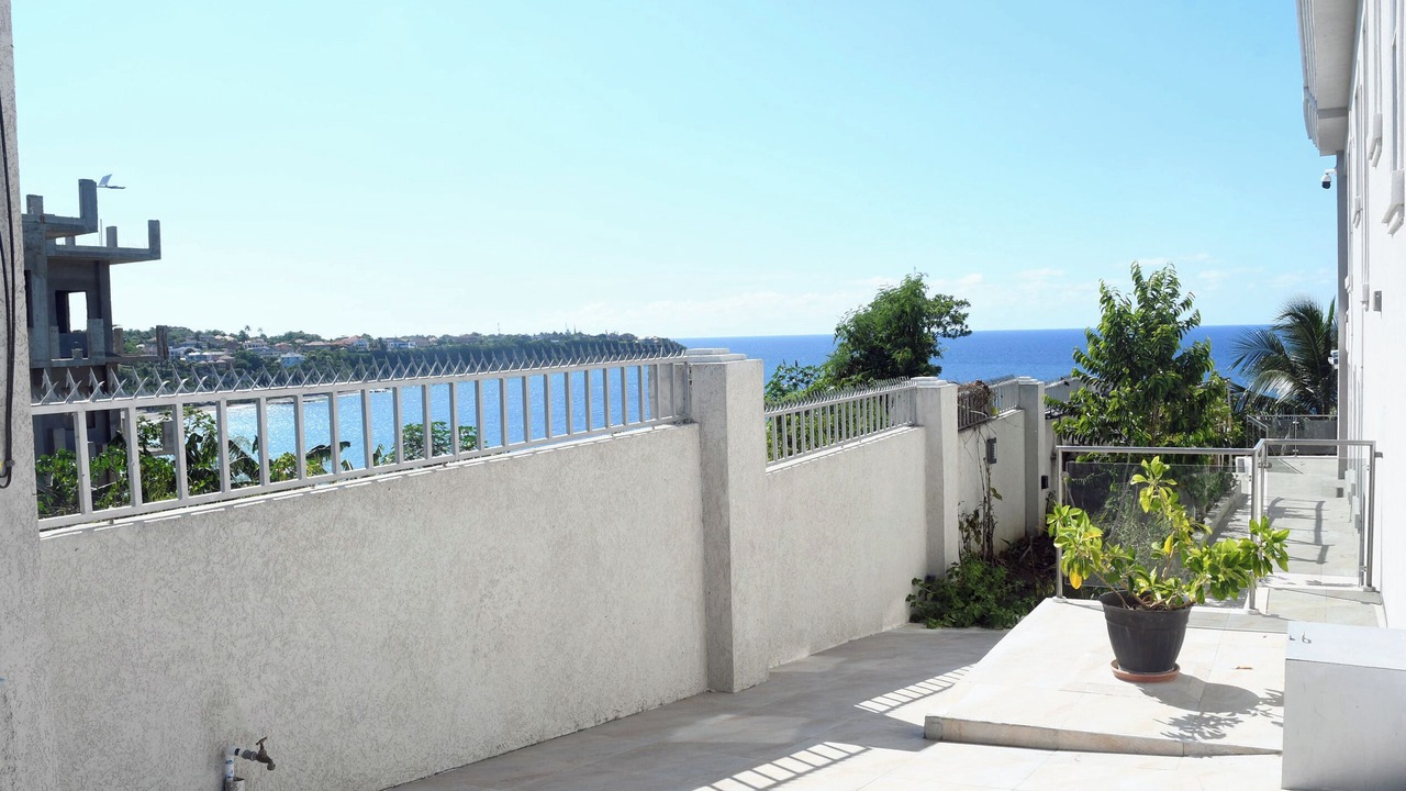 Photo of Patio Balcony in Tower Isle
