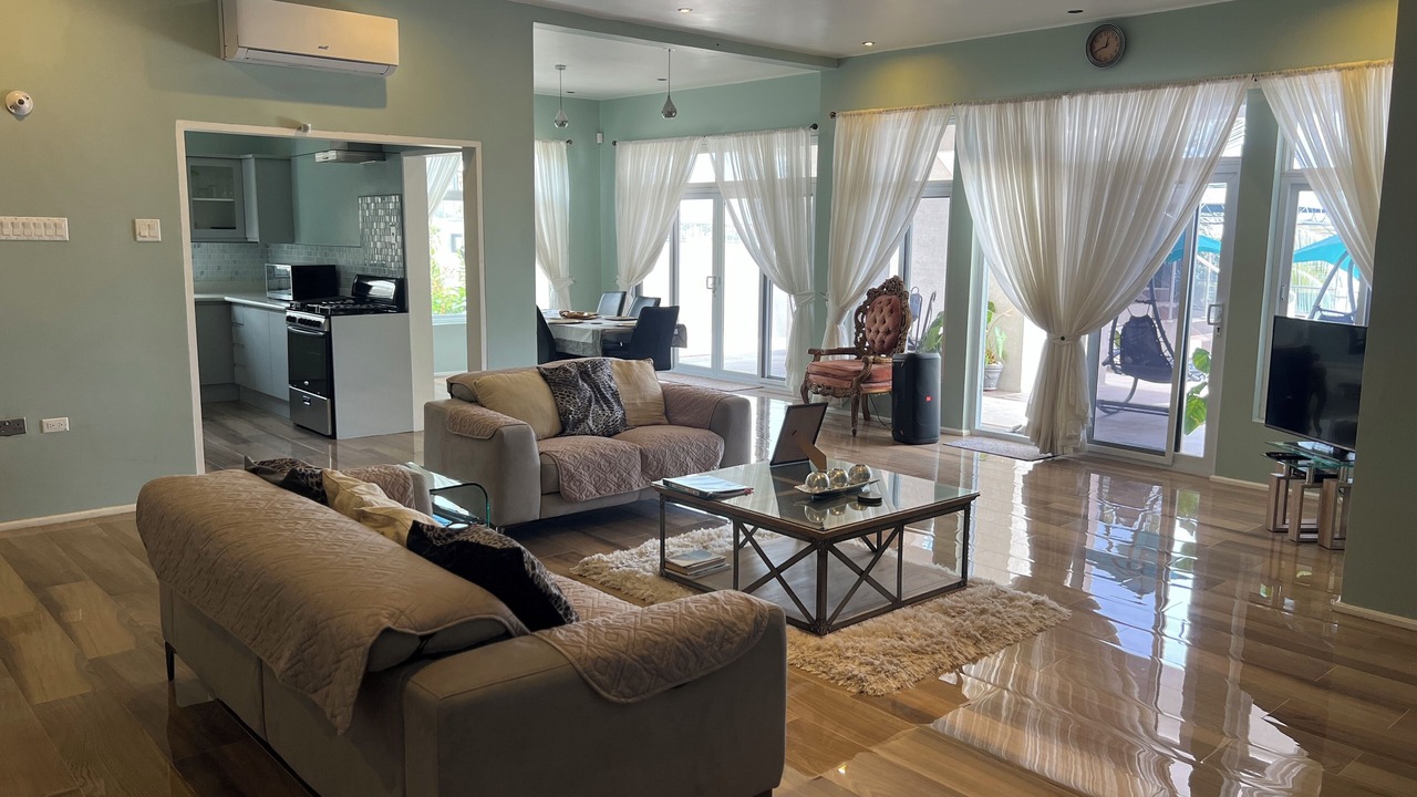 Photo of Livingroom in Tower Isle