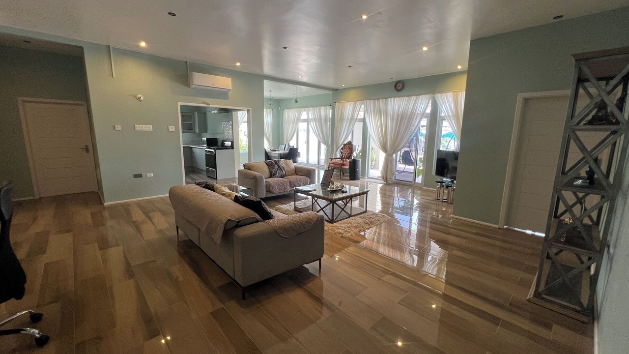 Photo of Livingroom in Tower Isle