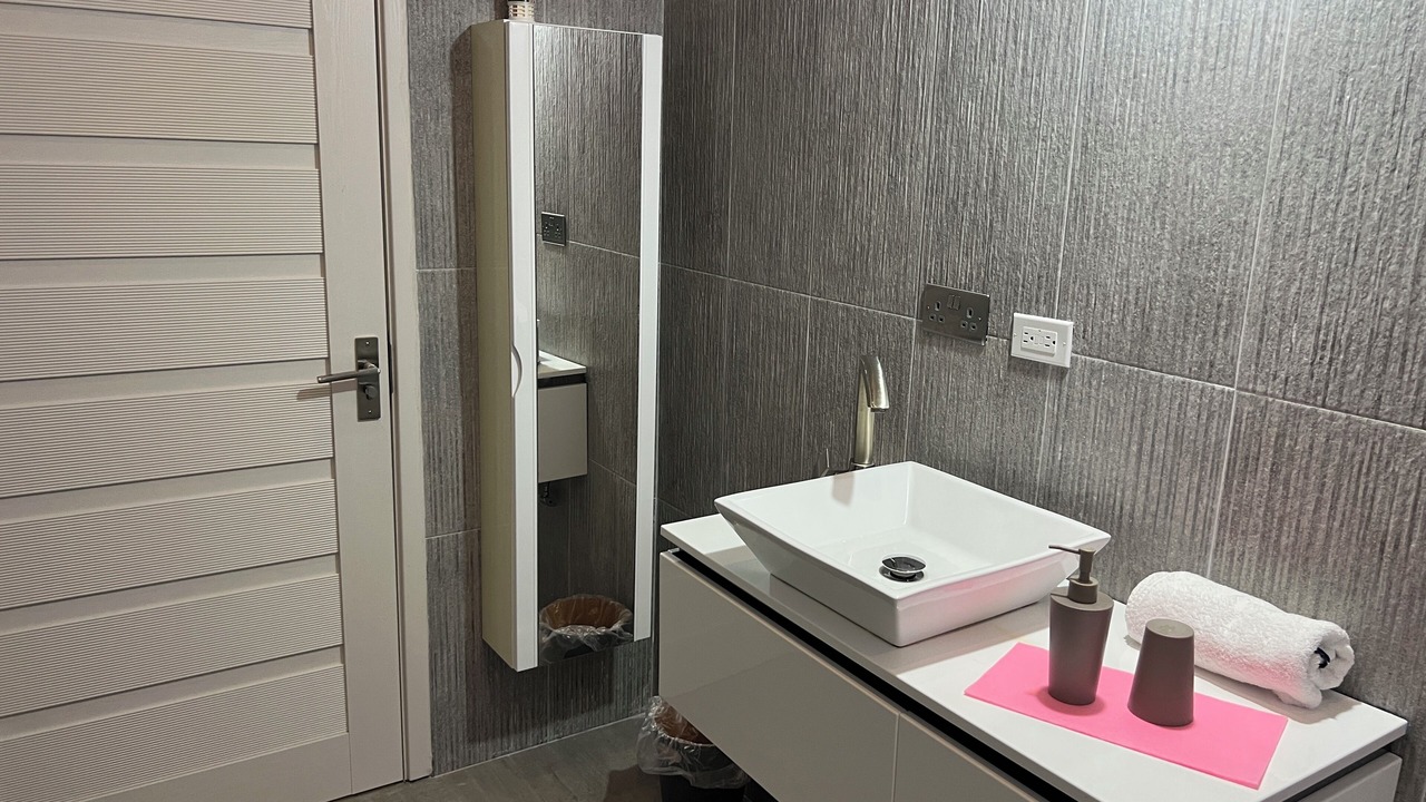 Photo of Bathroom in Tower Isle