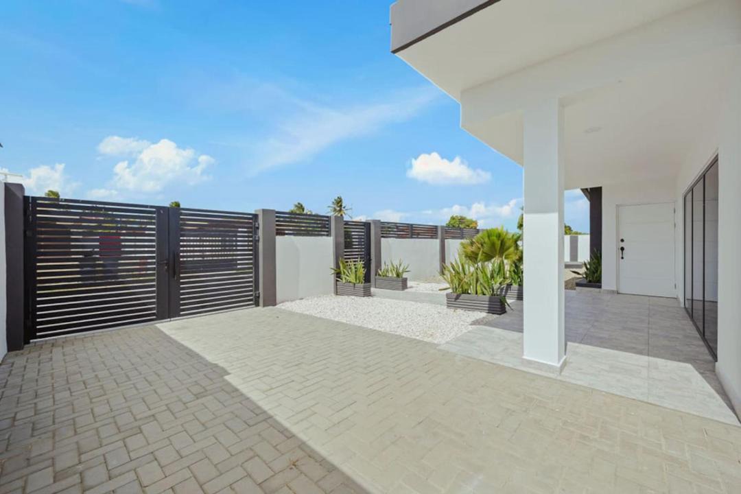 Photo of Others in Oranjestad-West