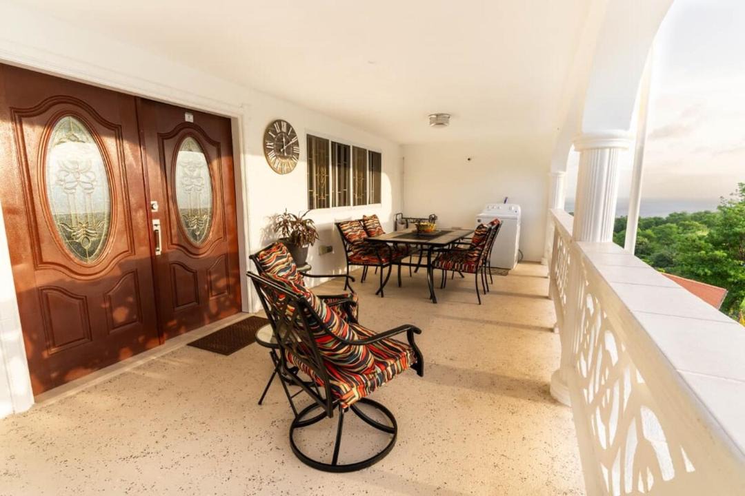 Photo of Patio Balcony in Choiseul
