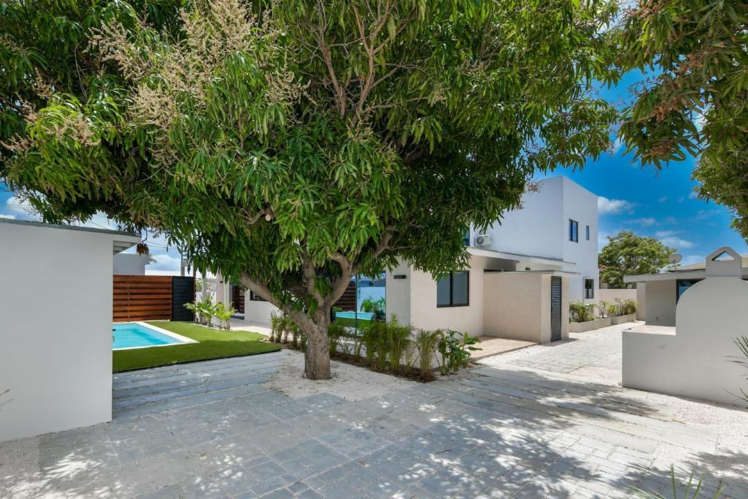 Photo of Others in Oranjestad-West