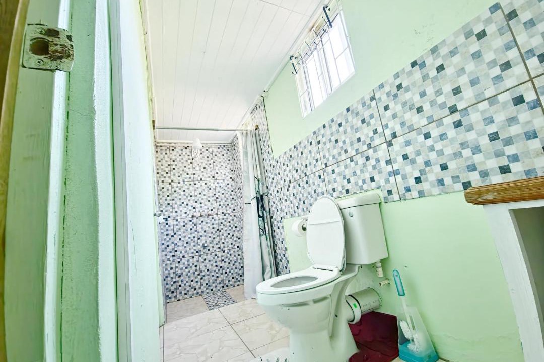 Photo of Bathroom in Calivigny
