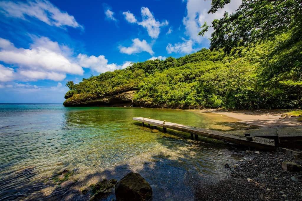 Photo of Others in Marigot Bay