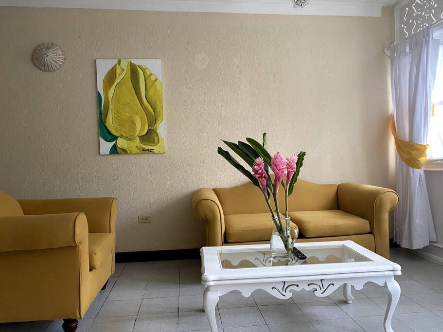 Photo of Livingroom in Runaway Bay