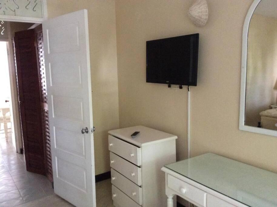Photo of Bathroom in Runaway Bay