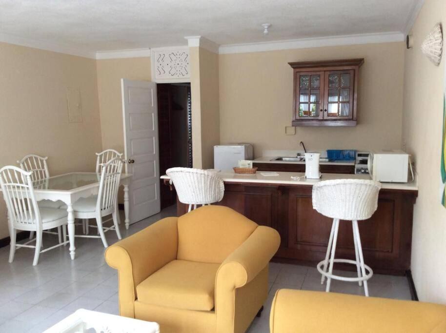 Photo of Livingroom in Runaway Bay