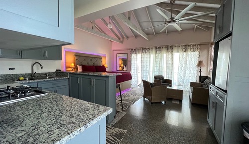 Honeymoon Suite