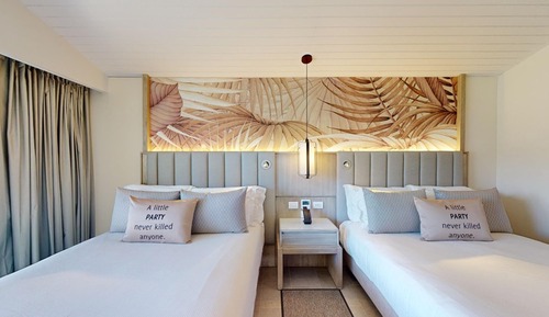 Luxury Garden view Room