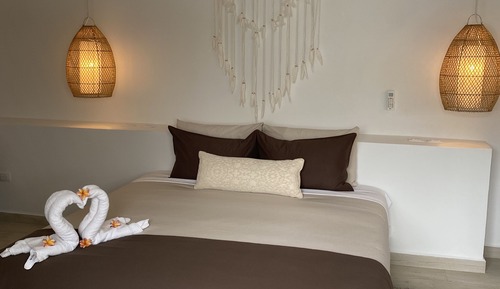 Romantic Apartment, 1 King Bed, Ensuite, Courtyard View (Palms the luxe )