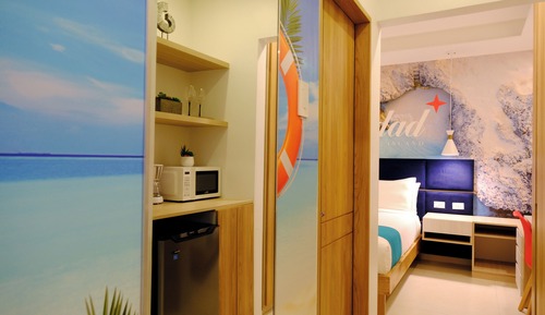 Deluxe Studio Suite, 1 Queen Bed with Sofa bed