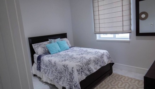 Luxury Apartment, 2 Bedrooms, Kitchen, Partial Ocean View