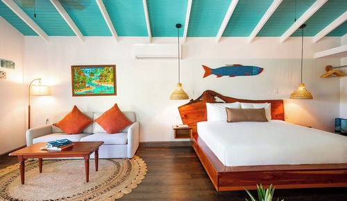 Signature Studio Suite, 1 King Bed, Beach View, Beachfront