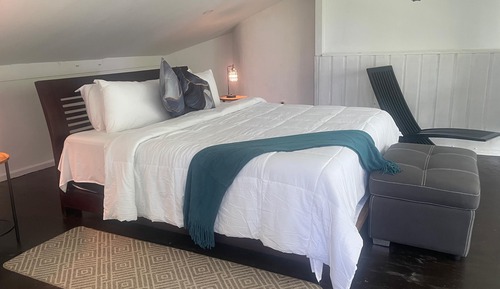 Deluxe Suite, Partial Ocean View, Annex Building