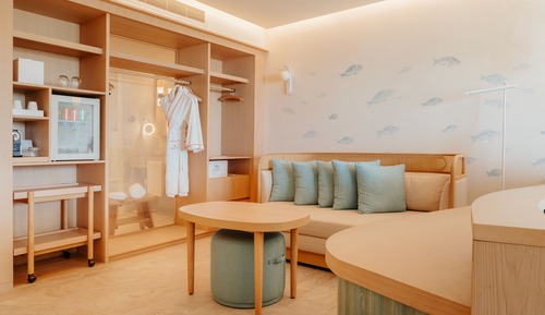 Suite, 1 King Bed (Swim Out | Sofa Bed)