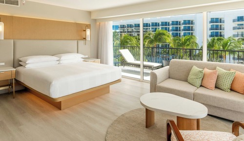 Junior Suite, 1 King Bed with Sofa bed, Oceanfront