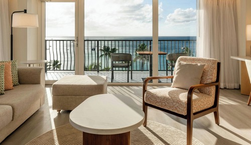 Suite, 1 King Bed with Sofa bed, Oceanfront (South Tower, Corner Room, High Floor)