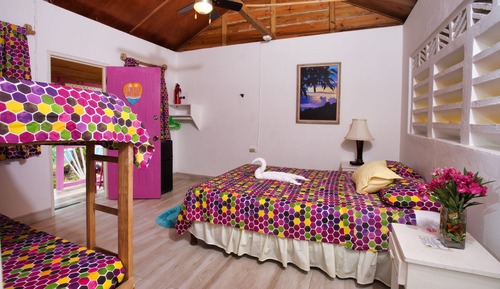 Purple Passion Group Cabin, Sea View