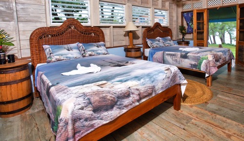 Pirates Den Two Bedroom Villa, Kitchen, Dining Porch, Sea View