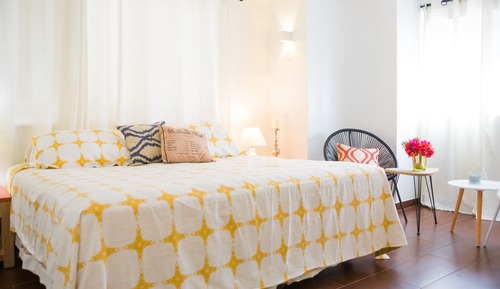 Deluxe Suite, 1 King Bed, Garden View