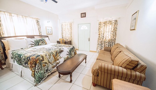 Deluxe Suite, 2 Bedrooms, Patio, Garden View