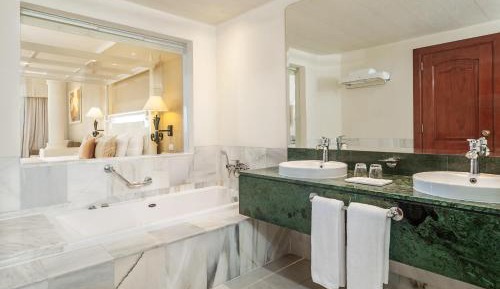 Junior Suite Deluxe Sea View (1 Adult)