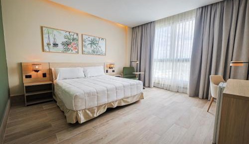 Standard King Room - Communication Accessible