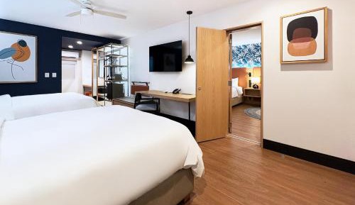 Queen Room with Pool View