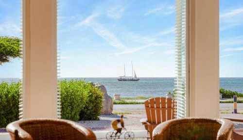 Villa - Beach Front