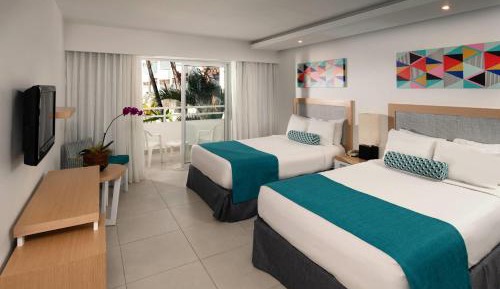 Deluxe Double Room - Mobility Accessible with Pool View and Balcony or Terrace/Non-Smoking