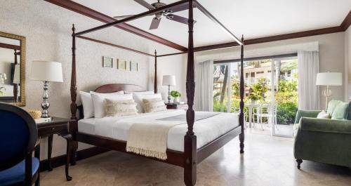 Caribbean Honeymoon Grande Luxe Poolside Walkout Room