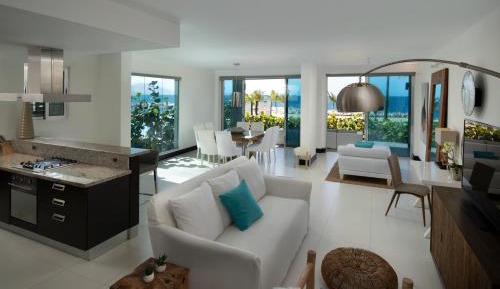 Three-Bedroom Premium Penthouse Suite with Plunge Pool - Oceanfront