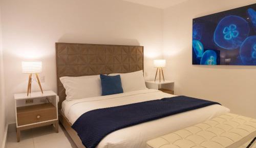 One-Bedroom King Suite with Balcony and Ocean View