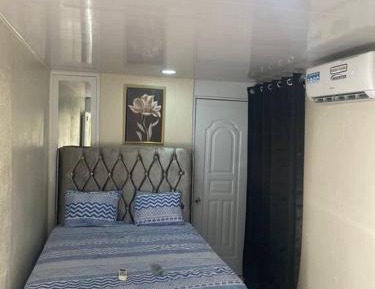 Apartment with Shower