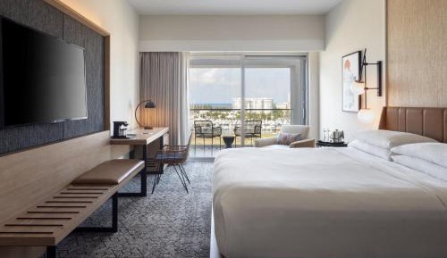 Bay View Room, 1 King, Balcony