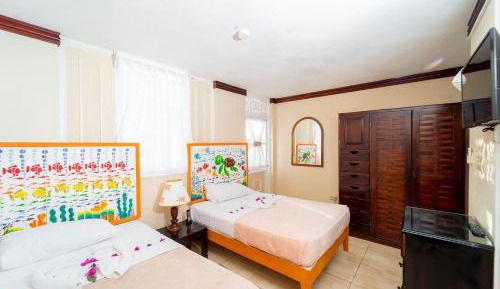 Three-Bedroom Suite Beachfront - Nanny Service Included