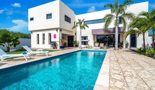 Six-Bedroom Villa 