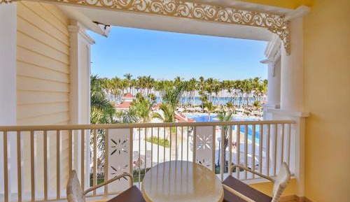 Junior Suite Deluxe Pool Side (1 Adult)