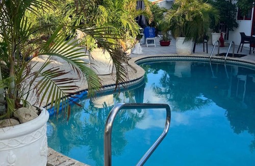 Ponton Bed & Breakfast | Harmony B&B