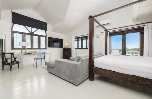 Jamanota Villa | Mountain Villa Infinity Pool Majestic Views