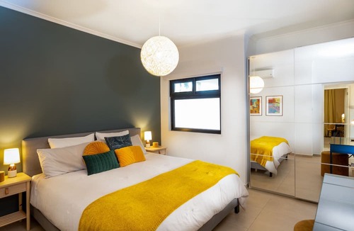 Gold Coast Condo | Create your own unforgettable happy memories in our Happy island paradise.
