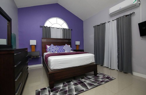 Kingston House | The Golf Oasis II