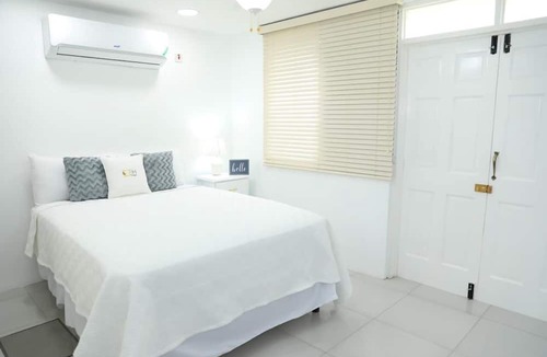 New Kingston Apartment | Kingston Guest Apartment At Valencia