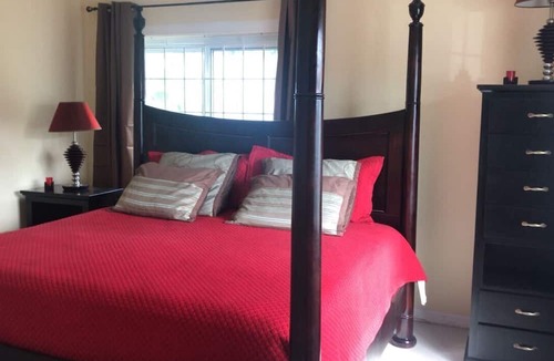 Barbican Apartment | New Kingston Guest Apartment at Sandhurst