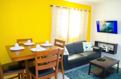 Constant Spring Apartment | Centrally located Oakland Guest Apartment II