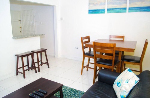 Constant Spring Apartment | Centrally located Oakland Guest Apartment II